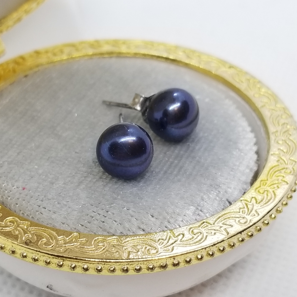 Dark Navy/Grey Pearl Earrings